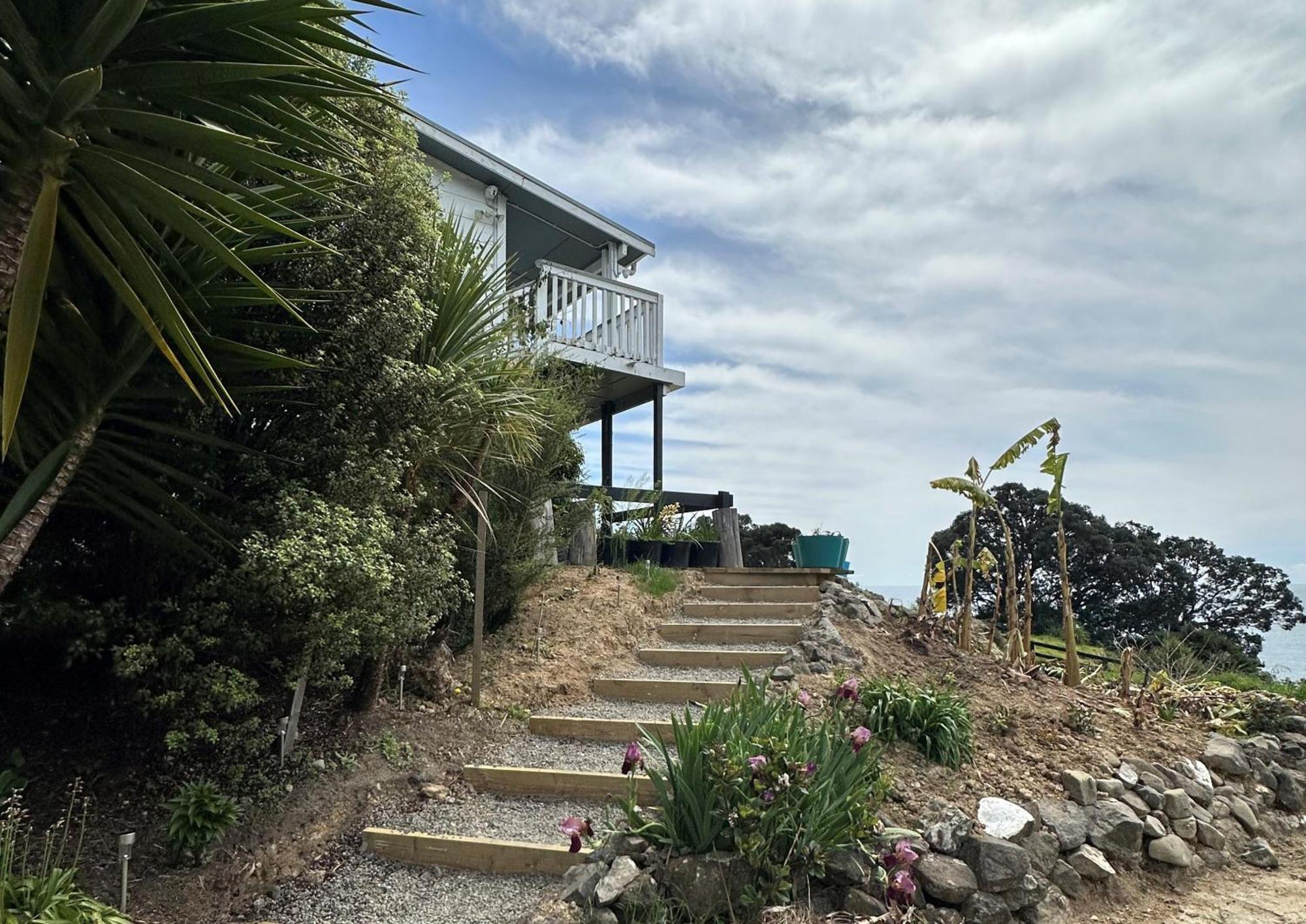 Lottin Point Motel Cape Runaway Exterior photo