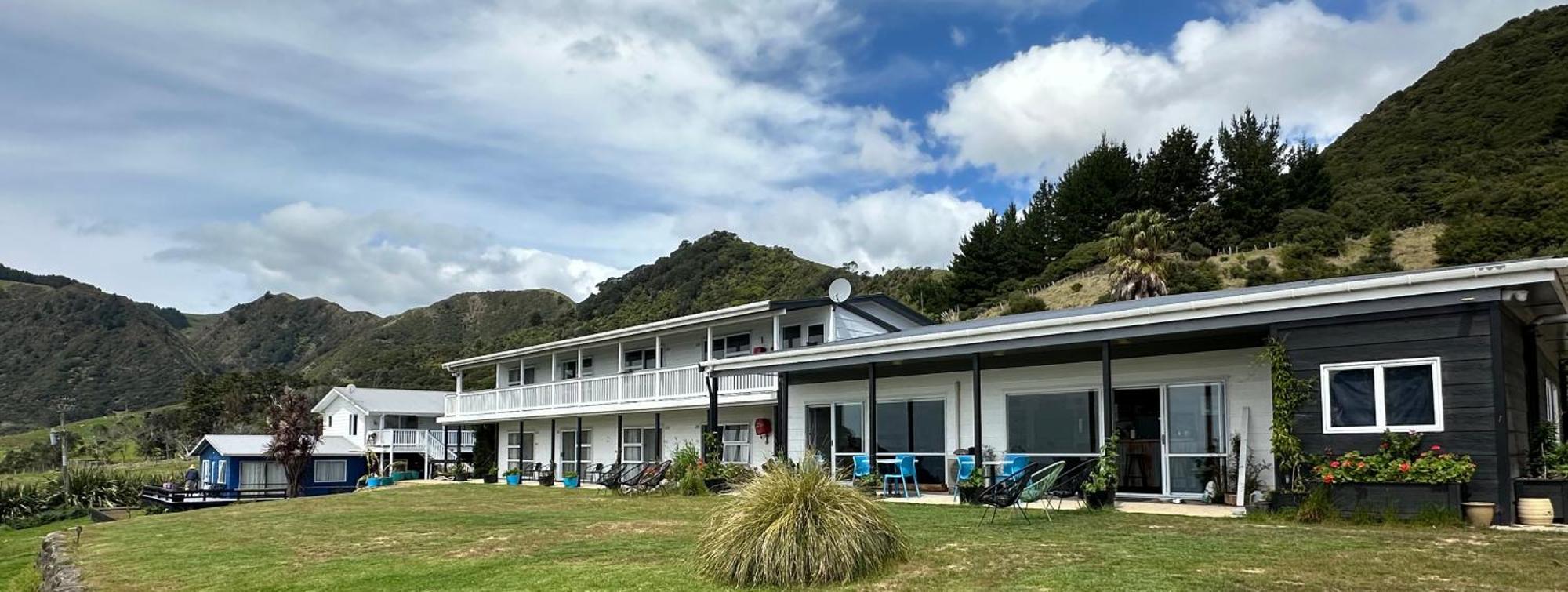 Lottin Point Motel Cape Runaway Exterior photo
